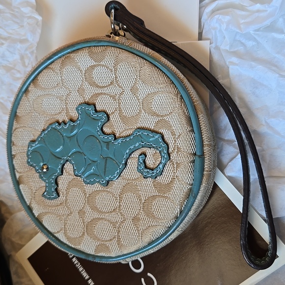 Coach Bag - Picture 8 of 9